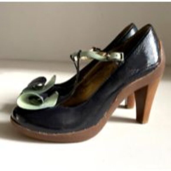 Canela by  Hush Puppies Navy Blue PAtent LEather Mary Jane Heels 38 - Picture 8 of 13